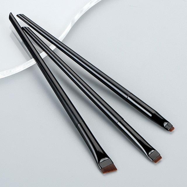 3/1 Pc Blade Eyeliner Brush - Accessory Monk